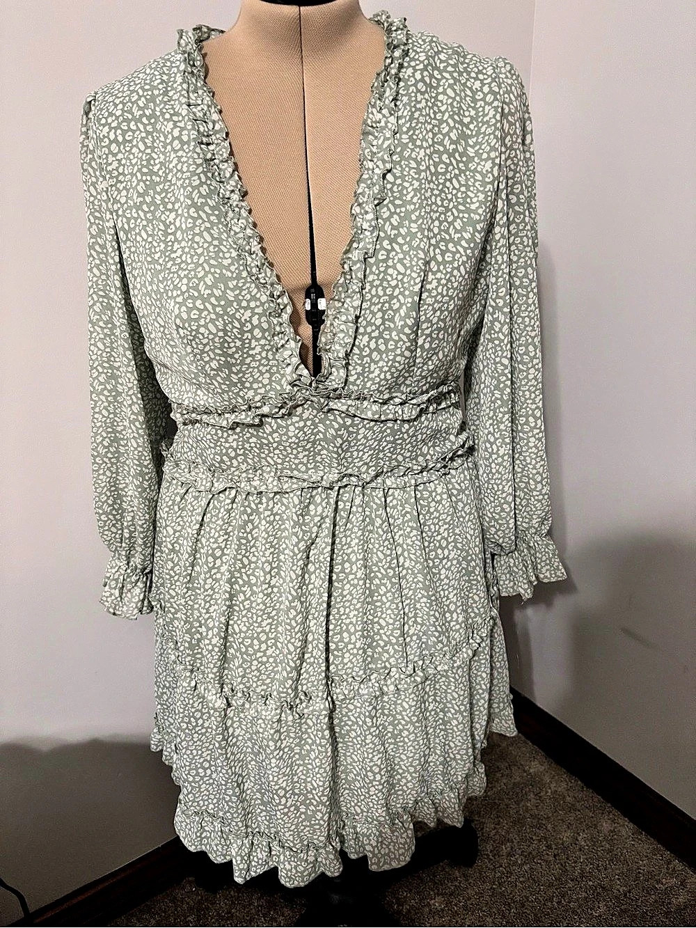 Floral Long Sleeve Mini Dress in Green & White